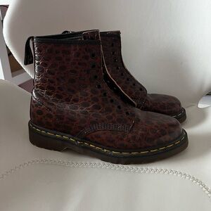 Dr. Marten Maroon  UK 8 US 10